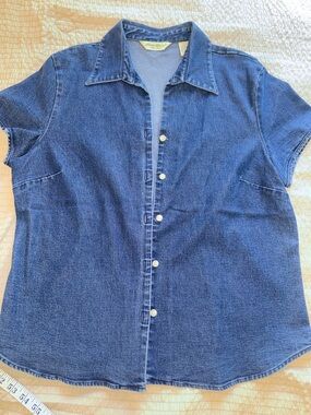 Vintage Eddie Bauer Short Sleeve Denim Shirt medium